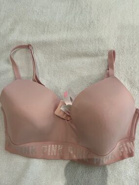 PINK Victoria's Secret Blush Seamless Molded Cup Bra